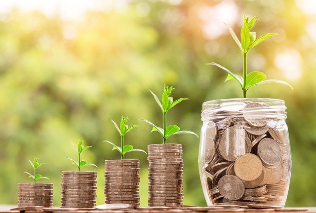 Money and plans - deducting interstate moving costs will save you money!
