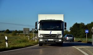 The best way of protecting property during interstate transport is to hire professional movers.