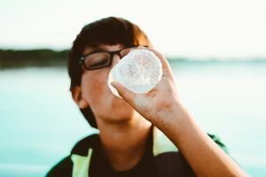 Moving to a warmer climate requires preparation, drink a lot of water and protect your skin from the sunburn. 