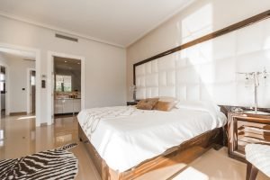 king size bed