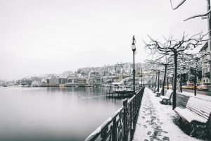 A town in winter. When it comes to the cheapest time to relocate long distance, winter is one of the top picks.