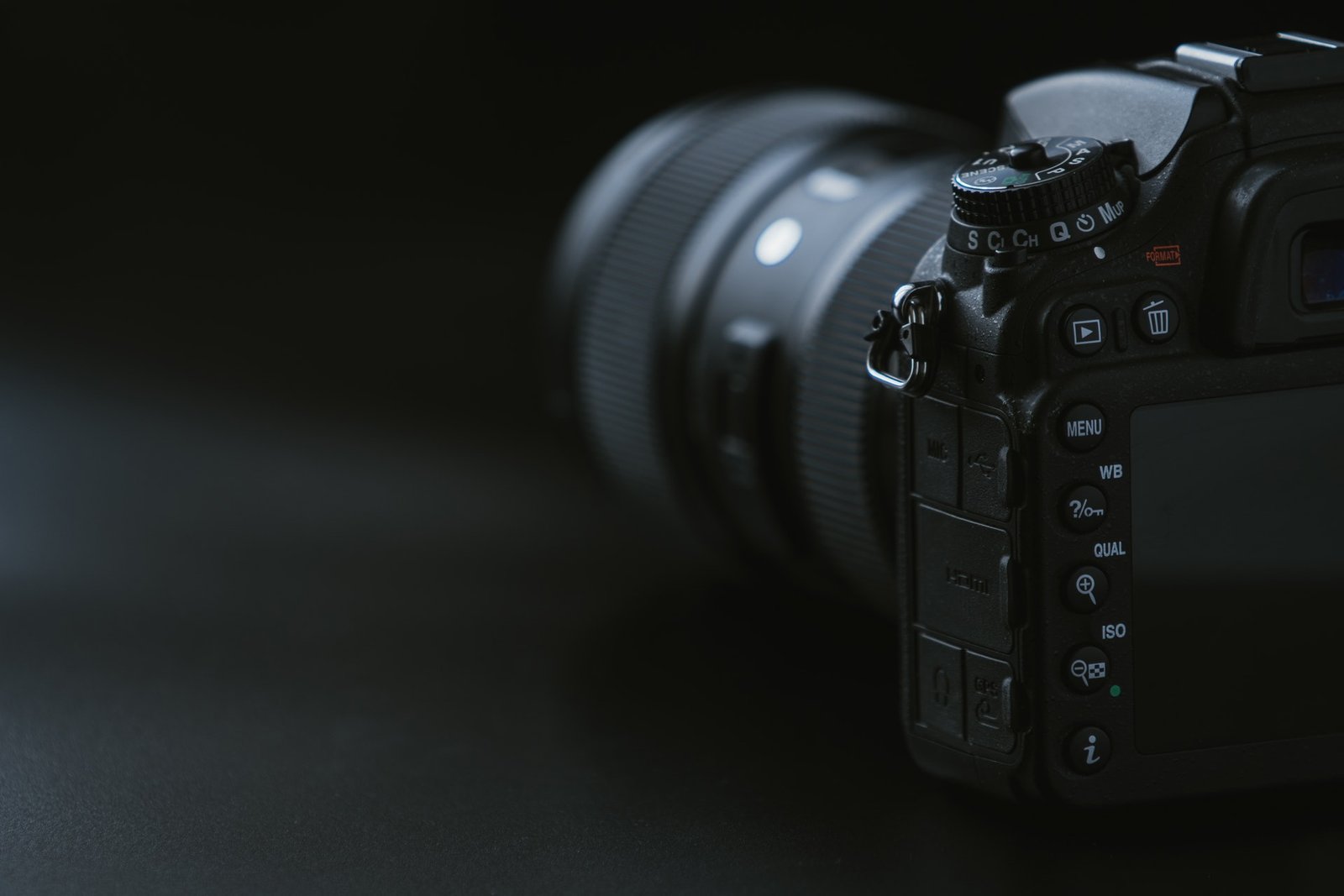 How to safely pack your camera bag