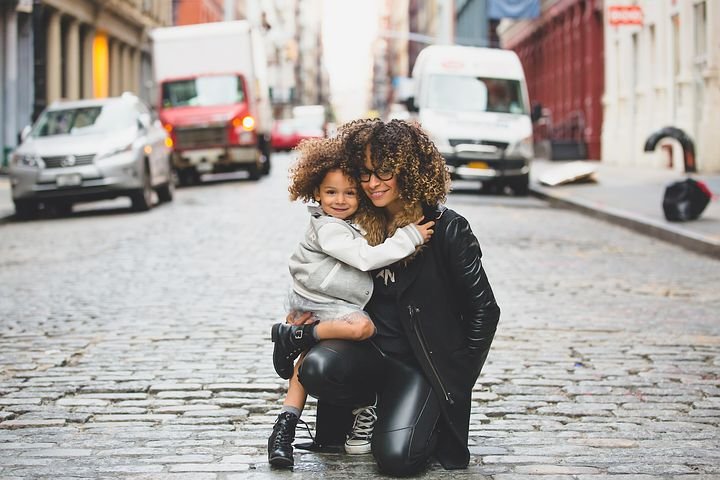 Moving to suburbs as a single parent: Pros & Cons