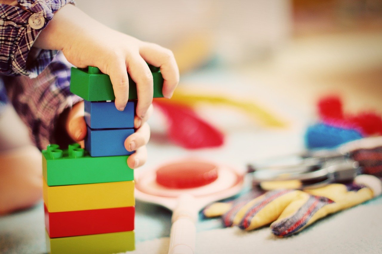 How to pack toys when moving long distance
