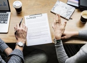 moving contract signing