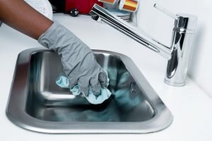 cleaning a sink